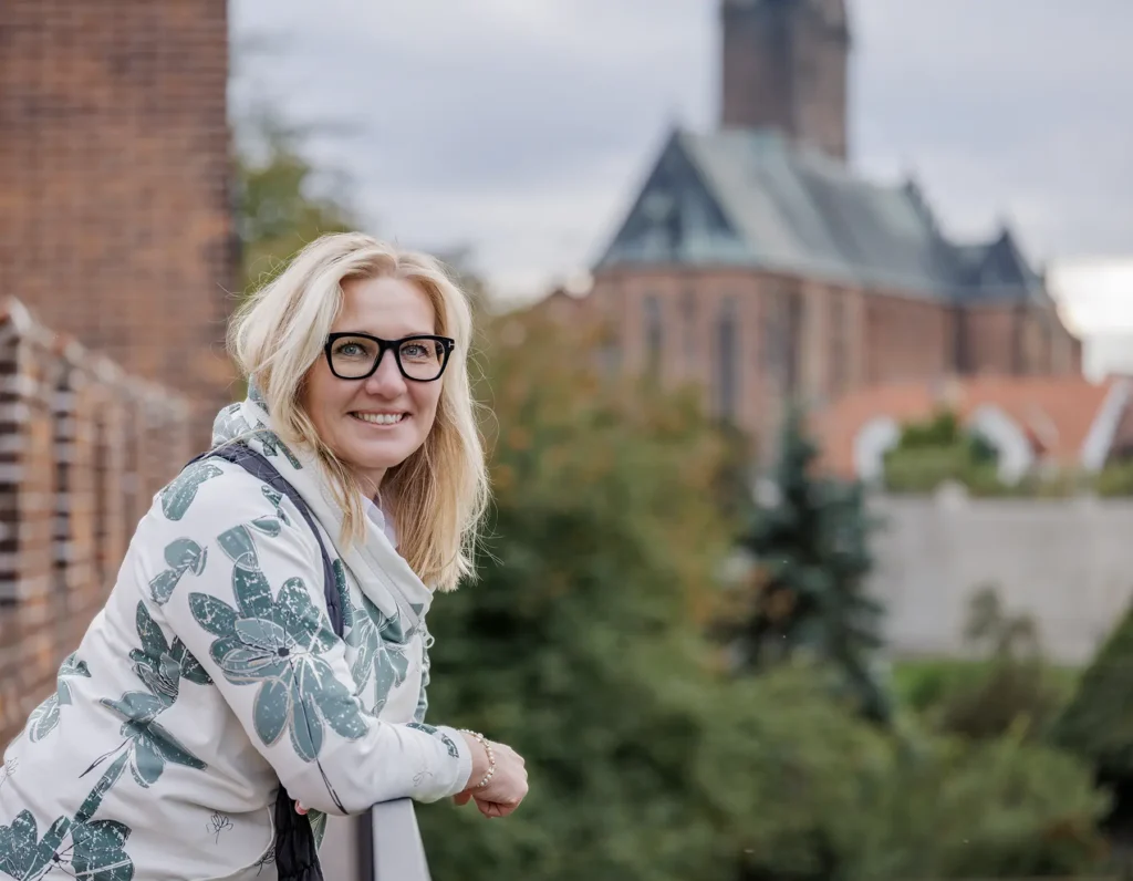 Osobní koučka, která pomáhá lidem najít klid, sebevědomí a jasnost.